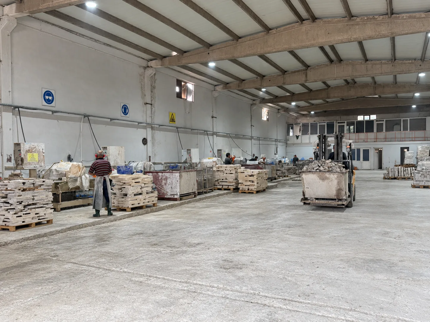 Lidamer Stone factory, L'atelier de production